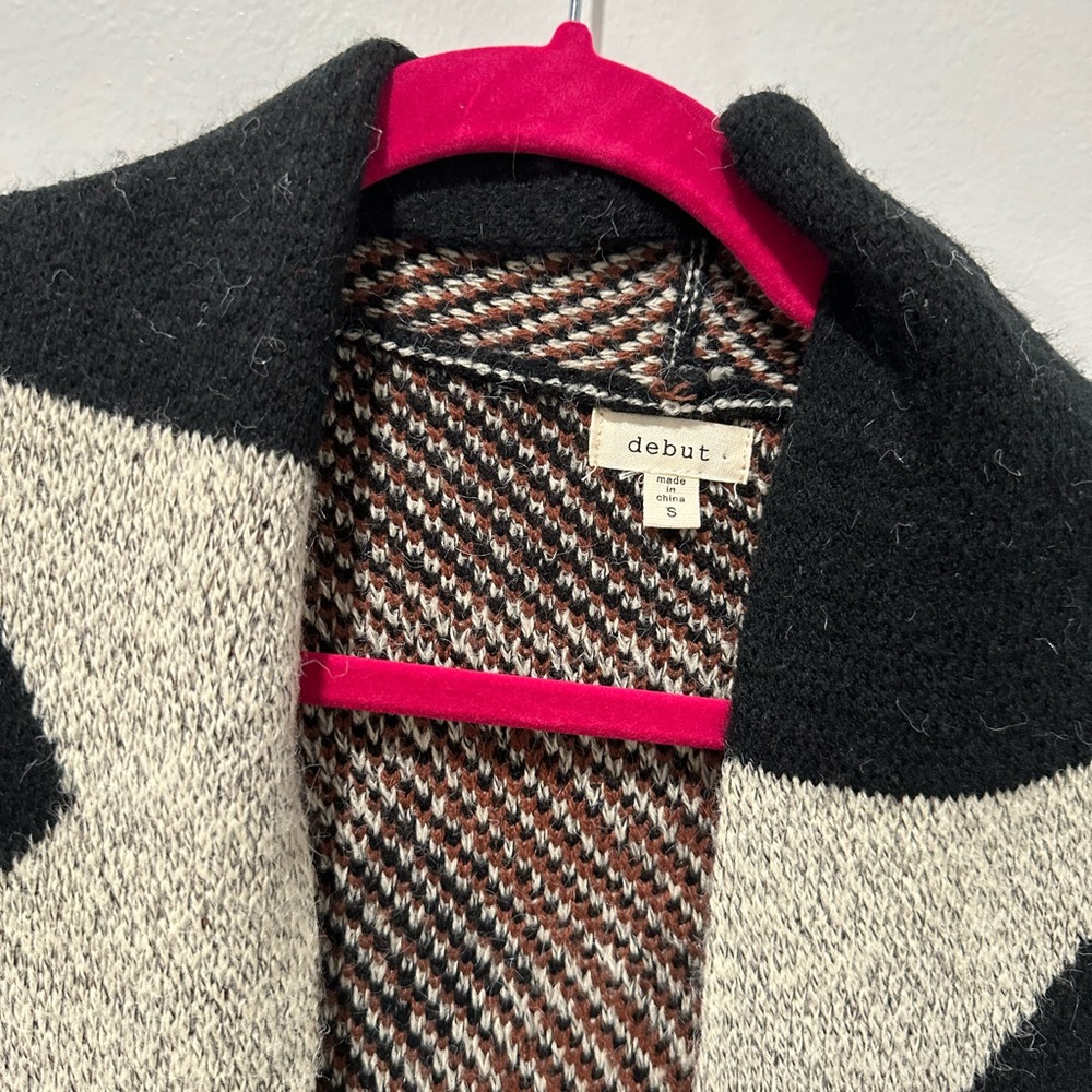 Cardigan - Picture 2 of 4